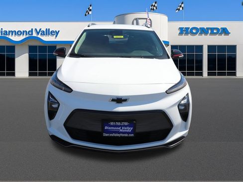 Used 2023 Chevrolet Bolt EUV LT w/ Convenience Package FWD image 2