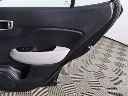 Used 2020 Hyundai Venue SEL FWD image 20