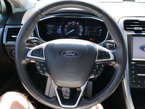 Used 2016 Ford Fusion Titanium FWD image 17