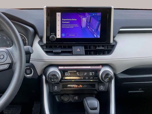 Used 2025 Toyota RAV4 XLE FWD image 7