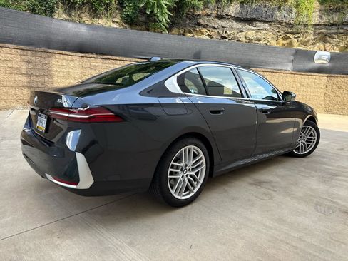 Certified 2024 BMW 530i xDrive 530i xDrive w/ Convenience Package image 3