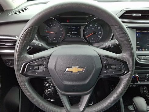 Used 2022 Chevrolet TrailBlazer LT w/ LPO, Blackout Package AWD/4WD image 19