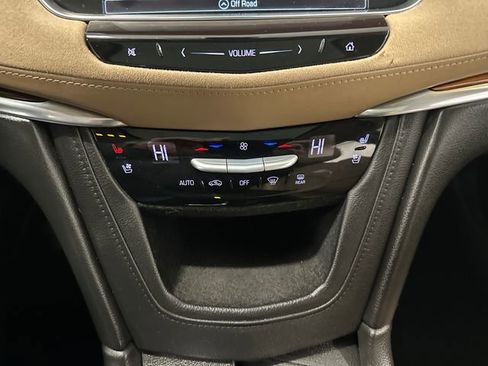 Used 2017 Cadillac XT5 Platinum w/ Driver Assist Package image 24