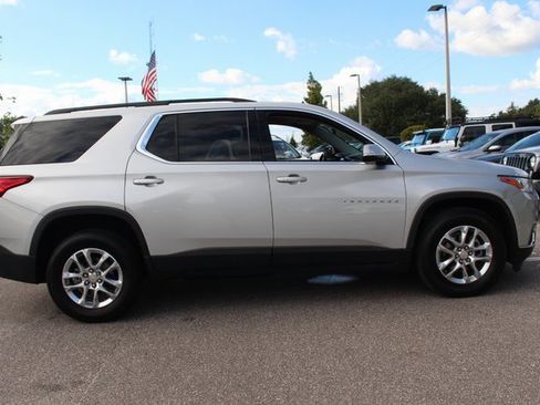 Used 2020 Chevrolet Traverse LT image 8