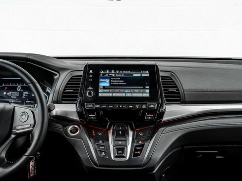 Used 2024 Honda Odyssey Sport image 25