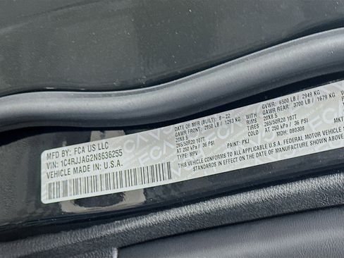 Used 2022 Jeep Grand Cherokee L Laredo image 12