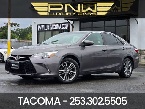 Used 2015 Toyota Camry SE FWD image 1
