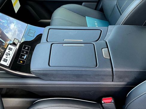 New 2025 INFINITI QX80 Sensory image 22