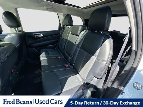 Used 2019 Nissan Pathfinder Platinum image 27