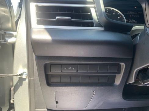 Used 2025 Mitsubishi Outlander ES AWD/4WD image 15