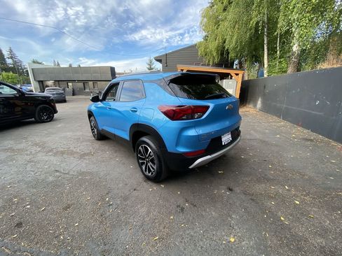 Used 2025 Chevrolet TrailBlazer LT AWD/4WD image 4