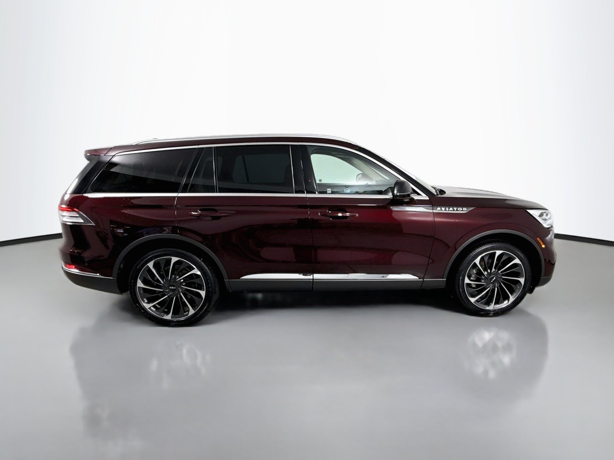 Used 2022 Lincoln Aviator Reserve w/ Equipment Group 201A AWD/4WD image 8