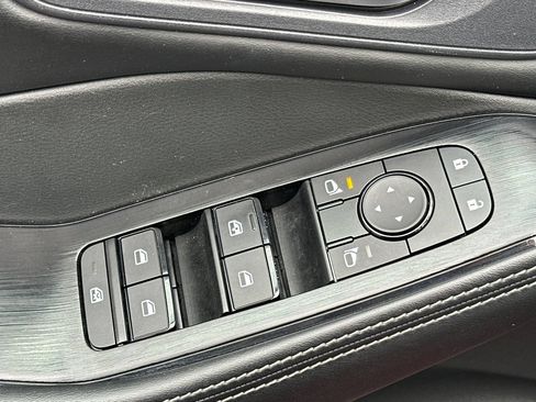 Used 2023 Nissan Rogue SV w/ SV Premium B Package FWD image 14