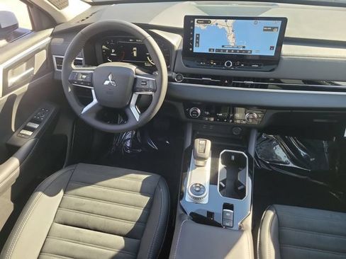 New 2026 Mitsubishi Outlander SE FWD image 16