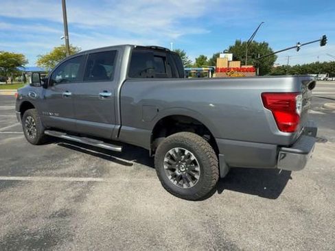 Used 2017 Nissan Titan SV RWD image 6