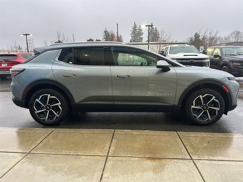 New 2026 Chevrolet Equinox EV LT image 6