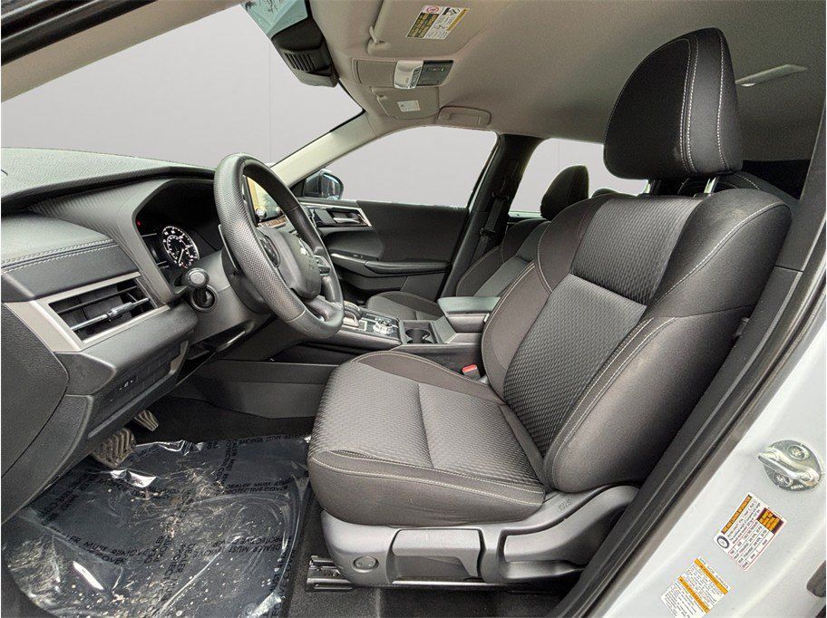Used 2022 Mitsubishi Outlander ES AWD/4WD image 2