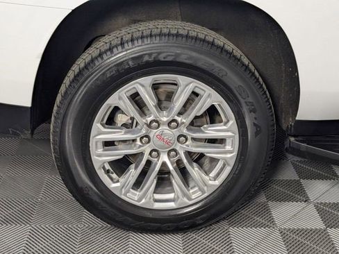 Certified 2023 GMC Yukon XL SLE w/ Gmc Pro Safety Plus Package image 8