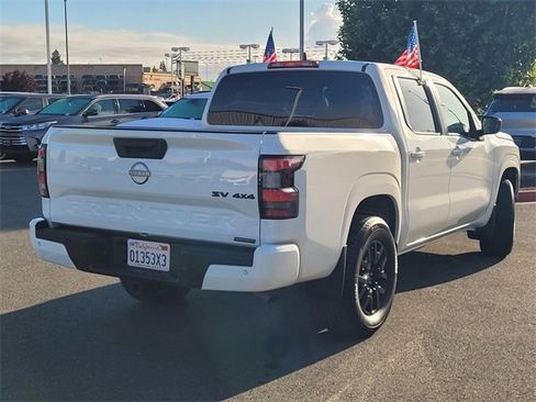 Used 2023 Nissan Frontier SV w/ Midnight Edition Package image 4