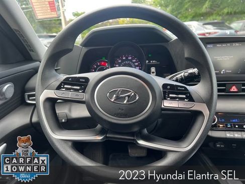 Used 2023 Hyundai Elantra SEL FWD image 14