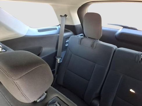 Used 2022 Ford Explorer XLT image 10