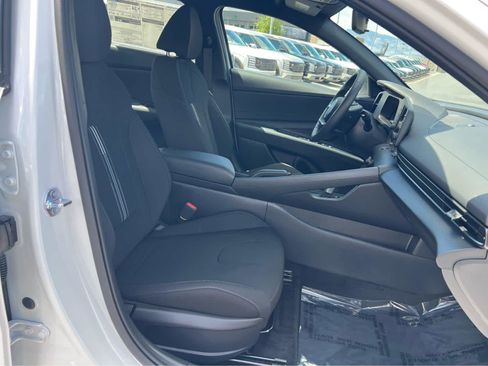 New 2026 Hyundai Elantra Sport FWD image 17