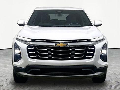Used 2025 Chevrolet Equinox LT FWD image 3