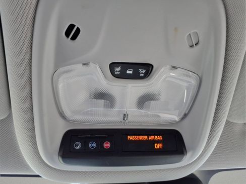 Used 2023 Chevrolet TrailBlazer LT FWD image 28