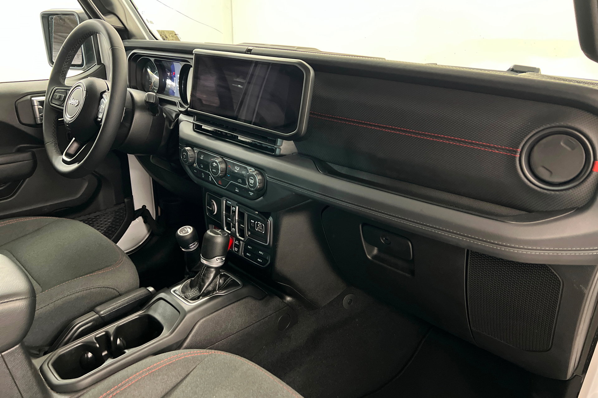 Used 2026 Jeep Gladiator Rubicon AWD/4WD image 24