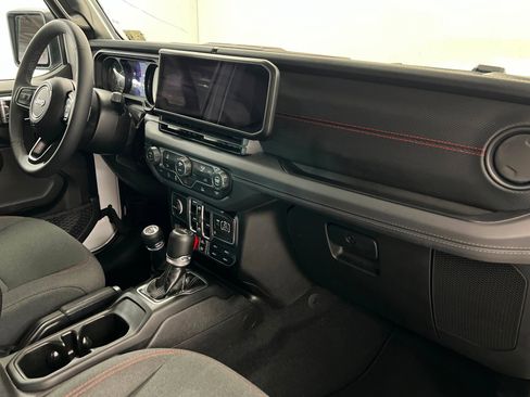 Used 2026 Jeep Gladiator Rubicon AWD/4WD image 24