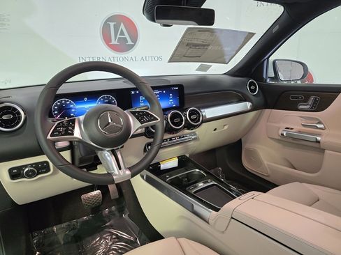 New 2025 Mercedes-Benz GLB 250 4MATIC image 13
