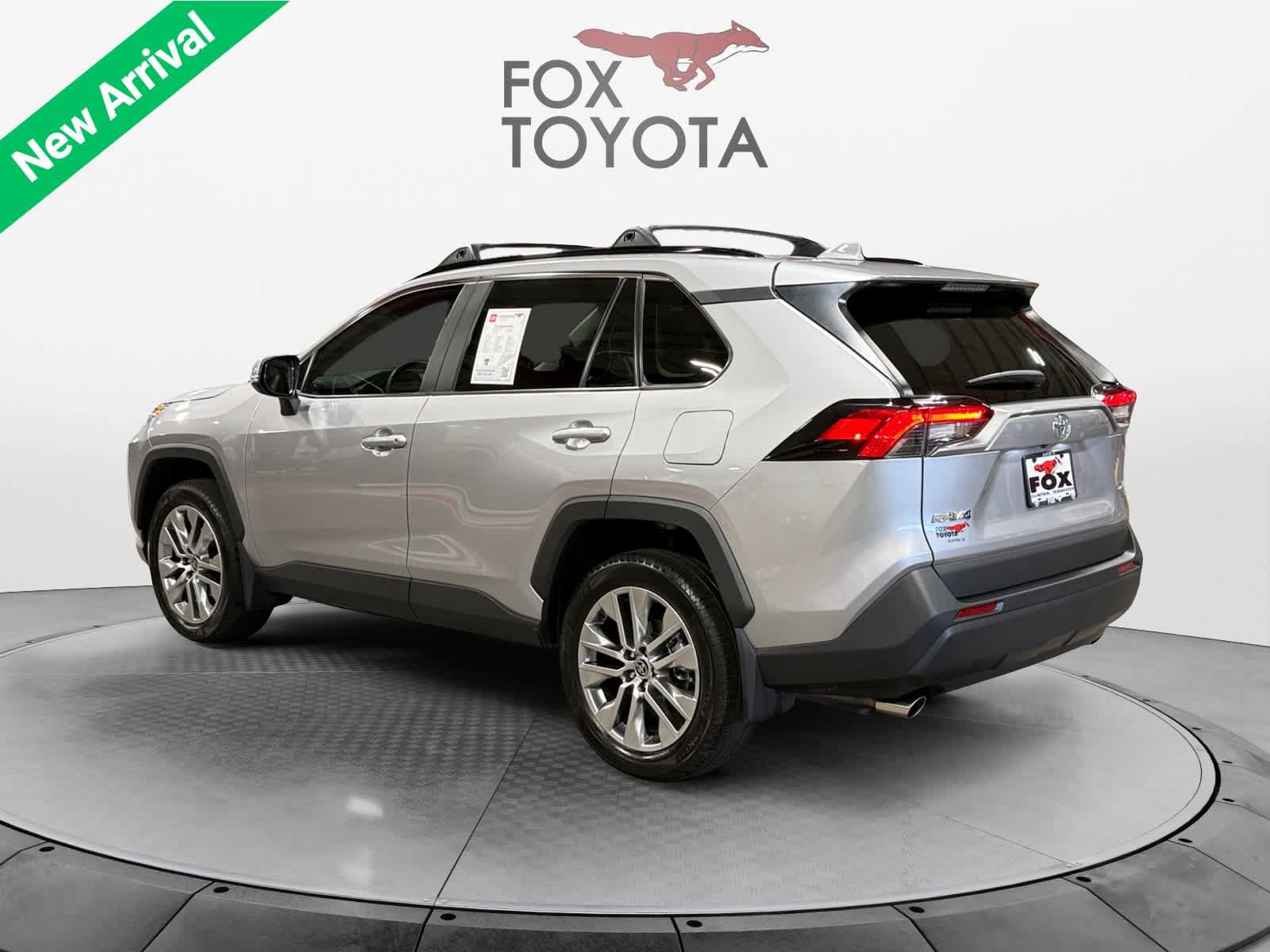 Used 2023 Toyota RAV4 XLE Premium FWD image 4