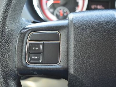 Used 2012 Dodge Grand Caravan American Value Package FWD image 21