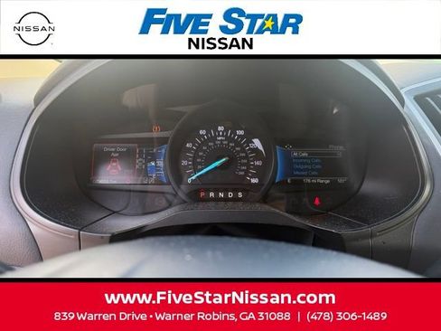 Used 2023 Ford Edge SEL AWD/4WD image 4