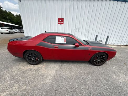 Used 2018 Dodge Challenger T/A RWD image 9