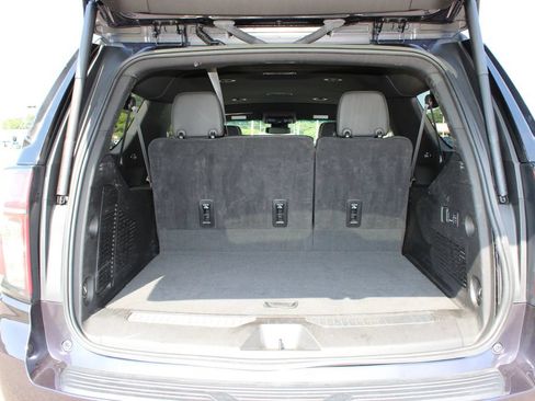 Used 2024 Chevrolet Suburban Premier RWD image 20