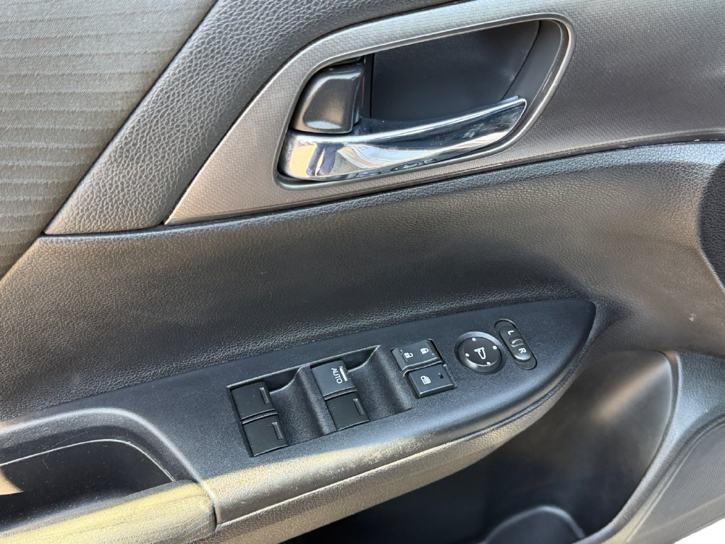 Used 2015 Honda Accord LX image 15
