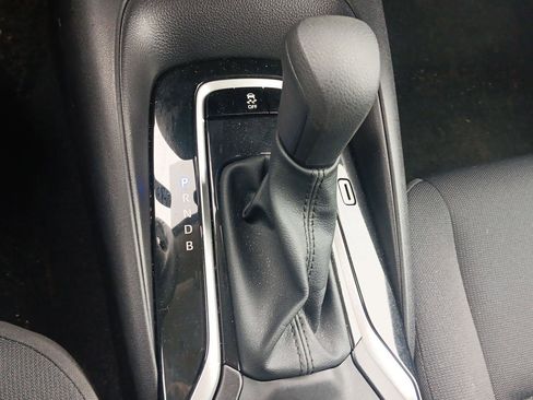 Used 2025 Toyota Corolla LE image 16