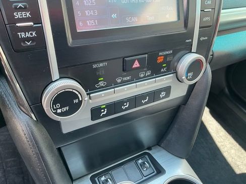 Used 2014 Toyota Camry SE w/ Leather Package FWD image 23
