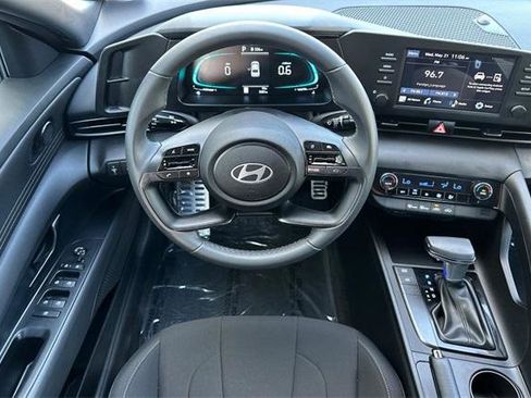 Certified 2025 Hyundai Elantra Sport image 15