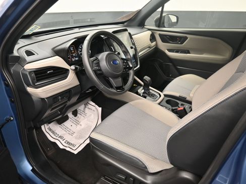 Used 2025 Subaru Forester Premium AWD/4WD image 24