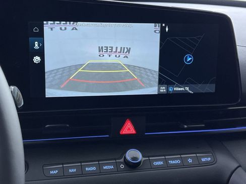 Used 2025 Hyundai Elantra SEL image 19