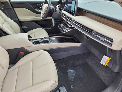 New 2025 Lincoln Corsair Grand Touring image 15