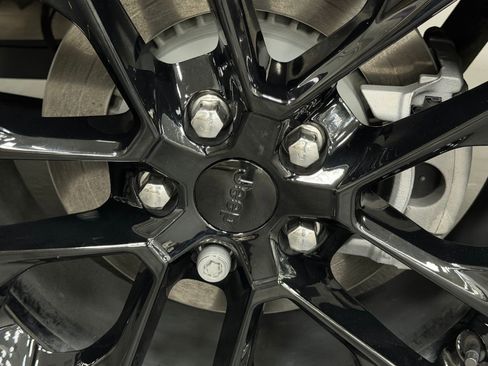 Used 2023 Jeep Wrangler Unlimited Sahara w/ Cold Weather Group image 17