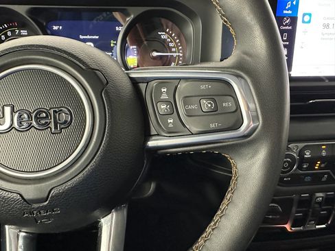 Used 2024 Jeep Wrangler Unlimited Sahara image 39