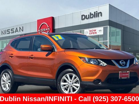 Used 2017 Nissan Rogue Sport SV AWD/4WD image 2