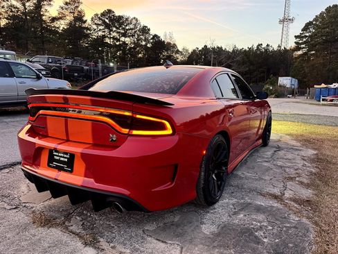 Used 2016 Dodge Charger R/T Scat Pack w/ Technology Group RWD image 9