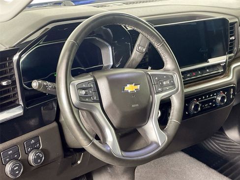 Used 2025 Chevrolet Silverado 1500 LT image 12