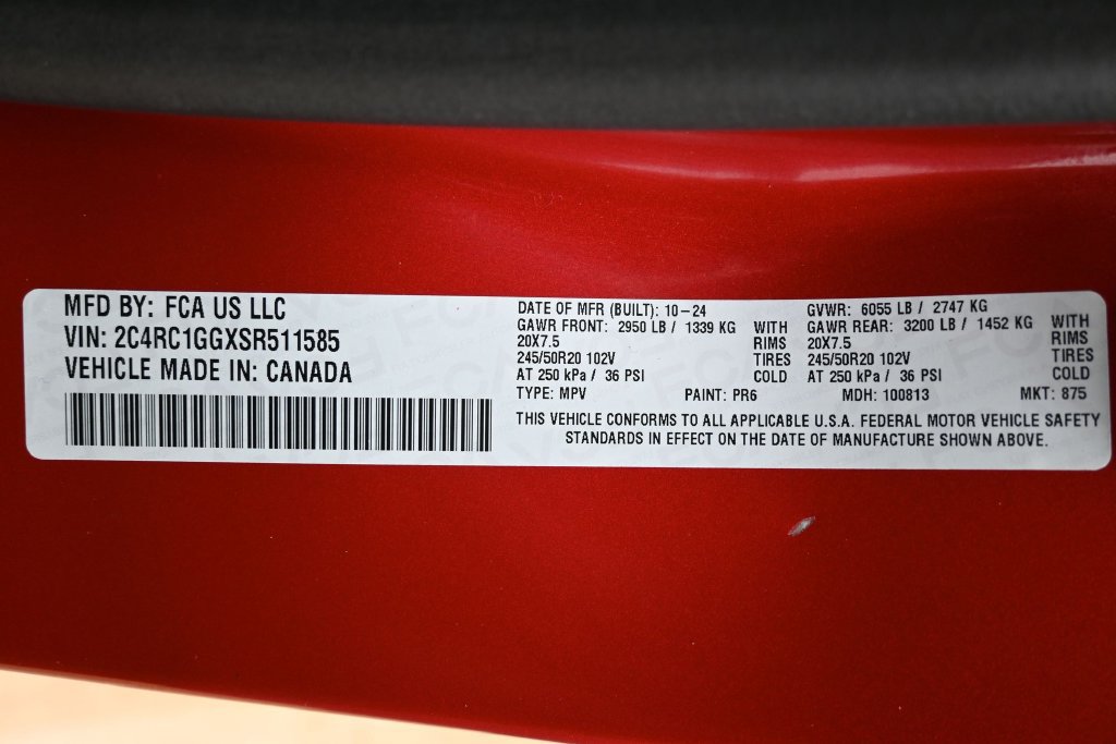 Used 2025 Chrysler Pacifica Limited FWD image 40