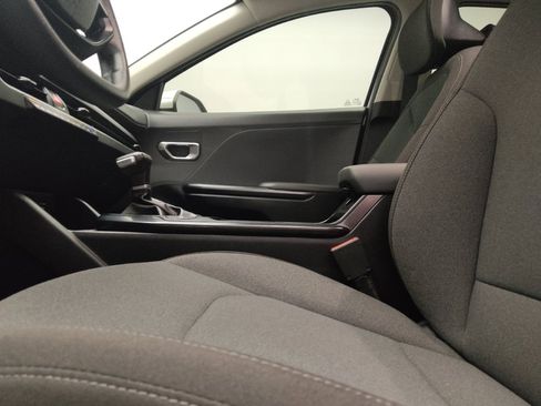 Used 2025 Kia K4 FWD image 17